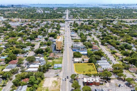 Propiedad comercial en venta en Miami, Florida № 1928946 - foto 4