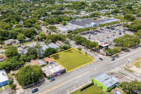 Propiedad comercial en venta en Miami, Florida № 1928946 - foto 3