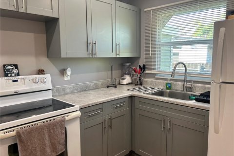 Villa ou maison à louer à Fort Lauderdale, Floride: 1 chambre, 75.81 m2 № 2154664 - photo 3