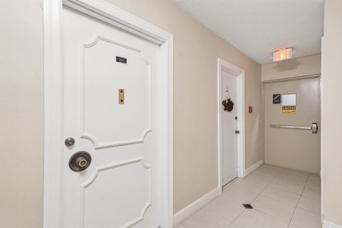 Copropriété à vendre à Hollywood, Floride: 2 chambres, 135.64 m2 № 2190375 - photo 4