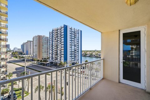 Copropriété à vendre à Hollywood, Floride: 2 chambres, 135.64 m2 № 2190375 - photo 24