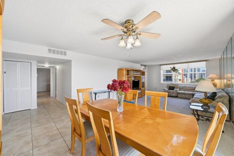 Copropriété à vendre à Hollywood, Floride: 2 chambres, 135.64 m2 № 2190375 - photo 11