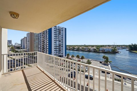 Copropriété à vendre à Hollywood, Floride: 2 chambres, 135.64 m2 № 2190375 - photo 20