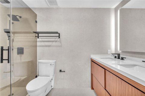 Снять в аренду таунхаус в Норт-Майами, Флорида 2 спальни, 119.1м2, № 1930004 - фото 26