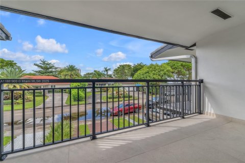 Снять в аренду таунхаус в Норт-Майами, Флорида 2 спальни, 119.1м2, № 1930004 - фото 22