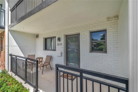 Снять в аренду таунхаус в Норт-Майами, Флорида 2 спальни, 119.1м2, № 1930004 - фото 4