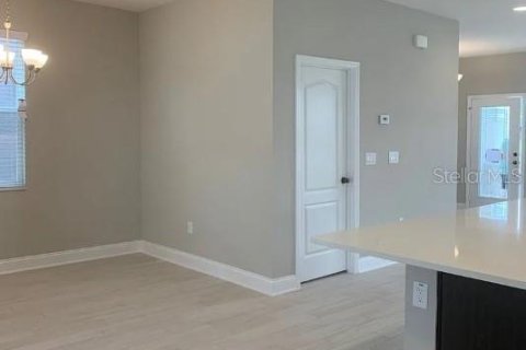 House in Winter Garden, Florida 3 bedrooms, 185.25 sq.m. № 2285628 - photo 11