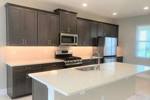 House in Winter Garden, Florida 3 bedrooms, 185.25 sq.m. № 2285628 - photo 9