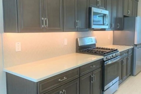 House in Winter Garden, Florida 3 bedrooms, 185.25 sq.m. № 2285628 - photo 10