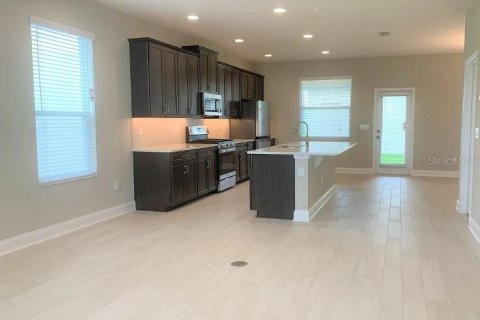 House in Winter Garden, Florida 3 bedrooms, 185.25 sq.m. № 2285628 - photo 3