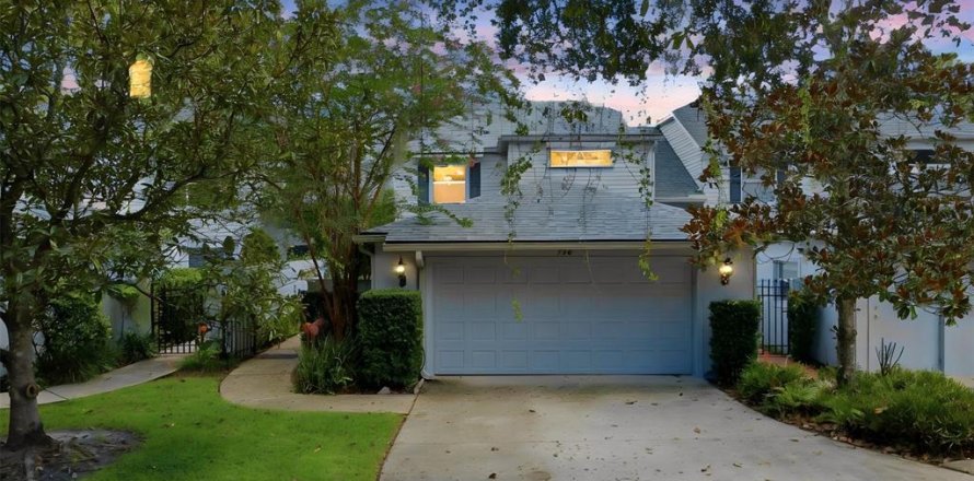 Adosado en DeLand, Florida 4 dormitorios, 241.17 m2 № 2361336