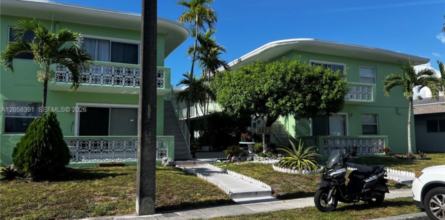 Condo in North Miami Beach, Florida, 2 bedrooms  № 2243839