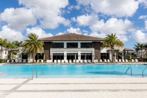 Touwnhouse à louer à Doral, Floride: 4 chambres, 160.91 m2 № 1930796 - photo 13