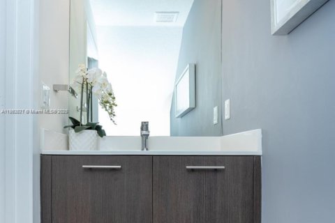 Touwnhouse à louer à Doral, Floride: 4 chambres, 160.91 m2 № 1930796 - photo 8