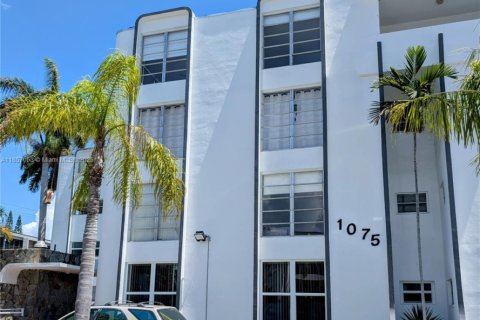 Condo in Bay Harbor Islands, Florida, 2 bedrooms  № 1879019 - photo 2