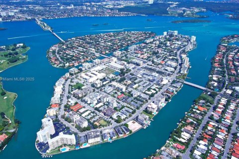 Condo in Bay Harbor Islands, Florida, 2 bedrooms  № 1879019 - photo 26