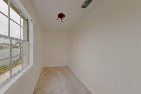 Condominio en alquiler en Saint Petersburg, Florida, 1 dormitorio, 76.46 m2 № 2107542 - foto 24