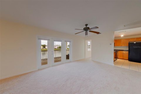 Condominio en alquiler en Saint Petersburg, Florida, 1 dormitorio, 76.46 m2 № 2107542 - foto 8