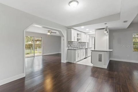 Casa en venta en Orlando, Florida, 3 dormitorios, 124.86 m2 № 1912796 - foto 4