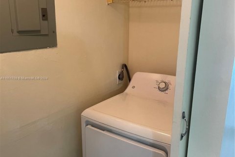 Condo in Miramar, Florida, 2 bedrooms  № 1698706 - photo 7