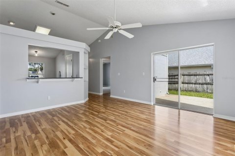 Villa ou maison à vendre à Eustis, Floride: 2 chambres, 94.76 m2 № 2353388 - photo 3