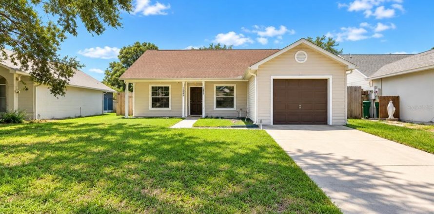 Villa ou maison à Eustis, Floride 2 chambres, 94.76 m2 № 2353388