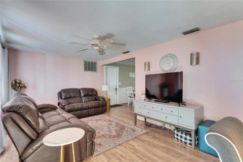 Casa en venta en Holiday, Florida, 2 dormitorios, 116.87 m2 № 1545876 - foto 12