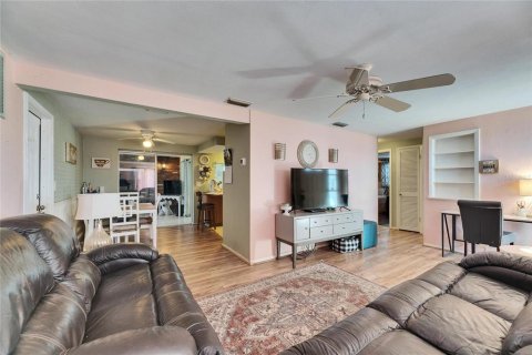 Casa en venta en Holiday, Florida, 2 dormitorios, 116.87 m2 № 1545876 - foto 14