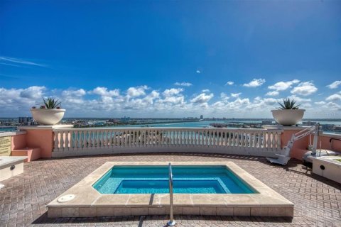 Condo in Clearwater, Florida, 3 bedrooms  № 236038 - photo 25