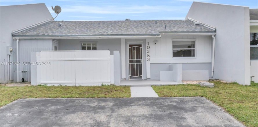 Таунхаус в Катлер-Бей, Флорида 2 спальни, 92.9м2 № 2032322