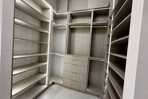 Casa en venta en Davie, Florida, 6 dormitorios № 1992789 - foto 28