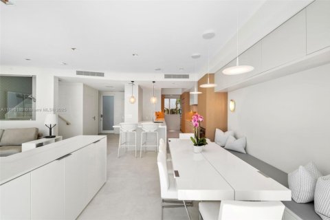 Copropriété à vendre à Miami Beach, Floride: 4 chambres, 258.18 m2 № 1965552 - photo 8