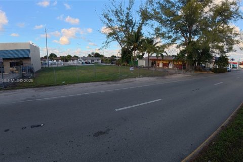 Immobilier commercial à vendre à Miami Gardens, Floride № 2004256 - photo 2
