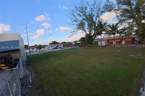 Immobilier commercial à vendre à Miami Gardens, Floride № 2004256 - photo 9