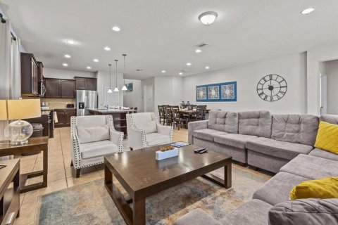 Villa ou maison à vendre à Kissimmee, Floride: 8 chambres, 375.42 m2 № 1420944 - photo 3