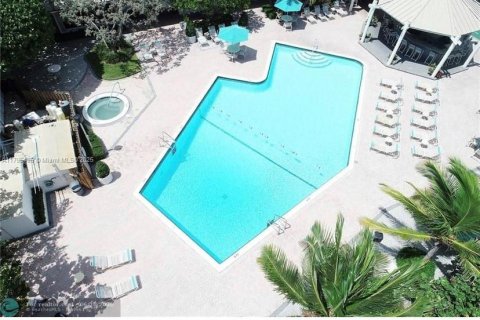 Снять в аренду квартиру в Форт-Лодердейл, Флорида 2 спальни, 139.35м2, № 1940850 - фото 21