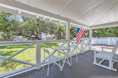 House in Tampa, Florida 3 bedrooms, 113.99 sq.m. № 1323454 - photo 25