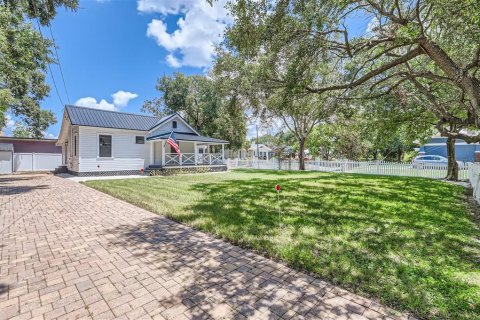 House in Tampa, Florida 3 bedrooms, 113.99 sq.m. № 1323454 - photo 2