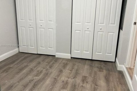 Снять в аренду коммерческую недвижимость в Хомстед, Флорида 1 спальня, 147.44м2, № 1958537 - фото 5