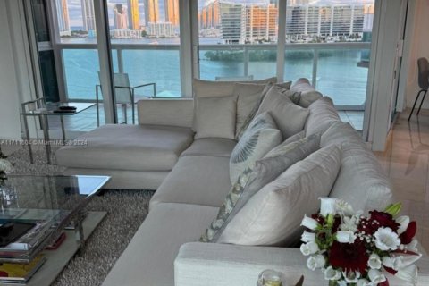 Copropriété à louer à Aventura, Floride: 2 chambres, 154.22 m2 № 1960024 - photo 2