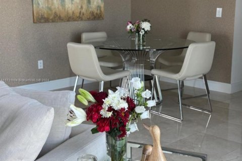 Copropriété à louer à Aventura, Floride: 2 chambres, 154.22 m2 № 1960024 - photo 5