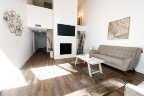 Townhouse in Longwood, Florida 3 bedrooms, 162.21 sq.m. № 1678064 - photo 3