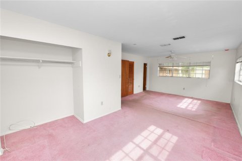 House in Bartow, Florida 4 bedrooms, 231.05 sq.m. № 2110018 - photo 15