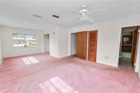 House in Bartow, Florida 4 bedrooms, 231.05 sq.m. № 2110018 - photo 16