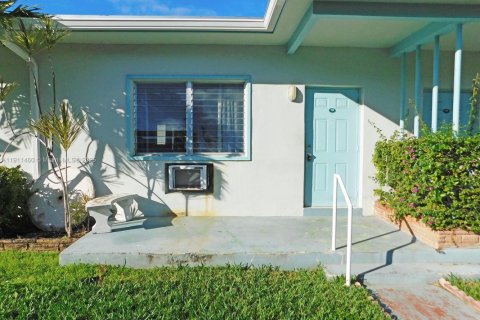 Condominio en alquiler en Miami Beach, Florida, 1 dormitorio, 60.39 m2 № 1968678 - foto 1