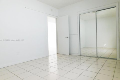 Condominio en alquiler en Miami Beach, Florida, 1 dormitorio, 60.39 m2 № 1968678 - foto 12