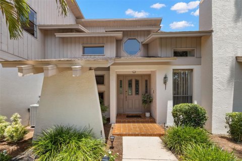 House in Palm Harbor, Florida 5 bedrooms, 362.88 sq.m. № 1782707 - photo 2