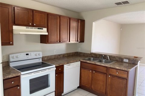 Apartment in Winter Haven, Florida 3 bedrooms, 99.87 sq.m. № 2198530 - photo 7
