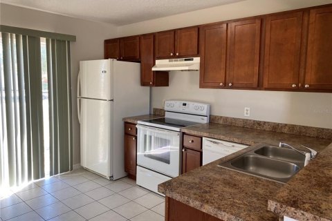 Apartment in Winter Haven, Florida 3 bedrooms, 99.87 sq.m. № 2198530 - photo 6