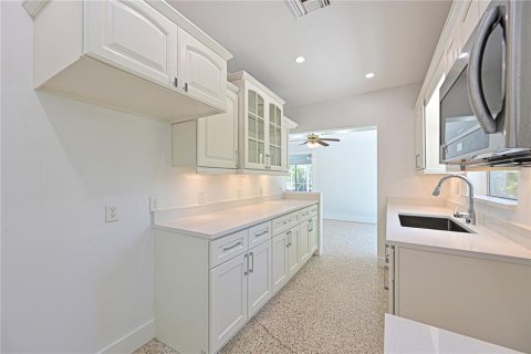 Casa en venta en Longboat Key, Florida, 2 dormitorios, 126.25 m2 № 1688199 - foto 15